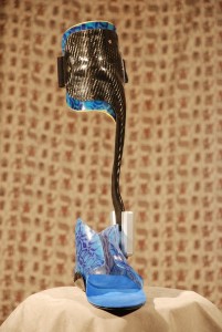 dynamische Fuß Unterschenkel -Carbon Prepreg Orthese mit thermoplastischem Innenschaft und Neuro Swing Gelenk, kombinierte Bauweise