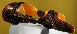 Zusammengesetzte Knieorthese in kombinierter Bauweise